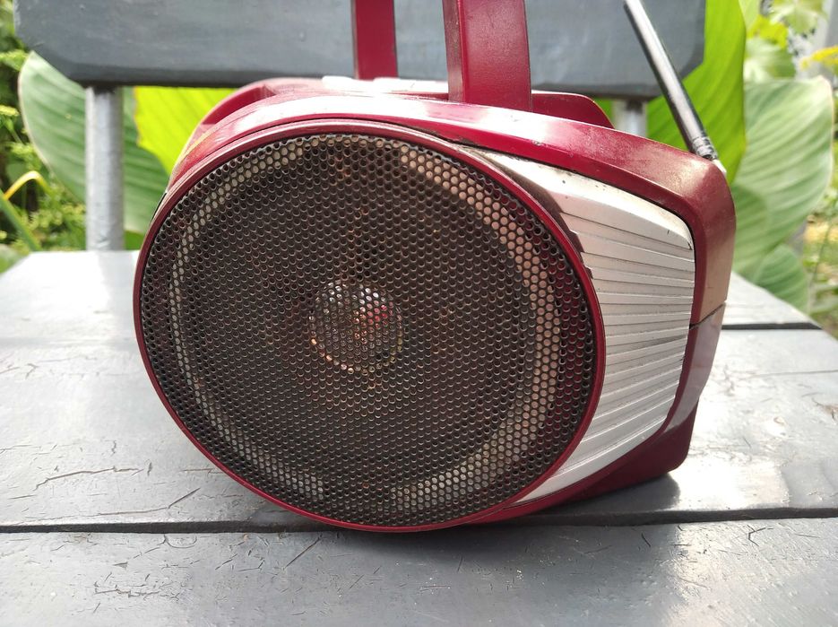 Продам бумбокс радиоприемник GOLON RX-662Q под ремонт