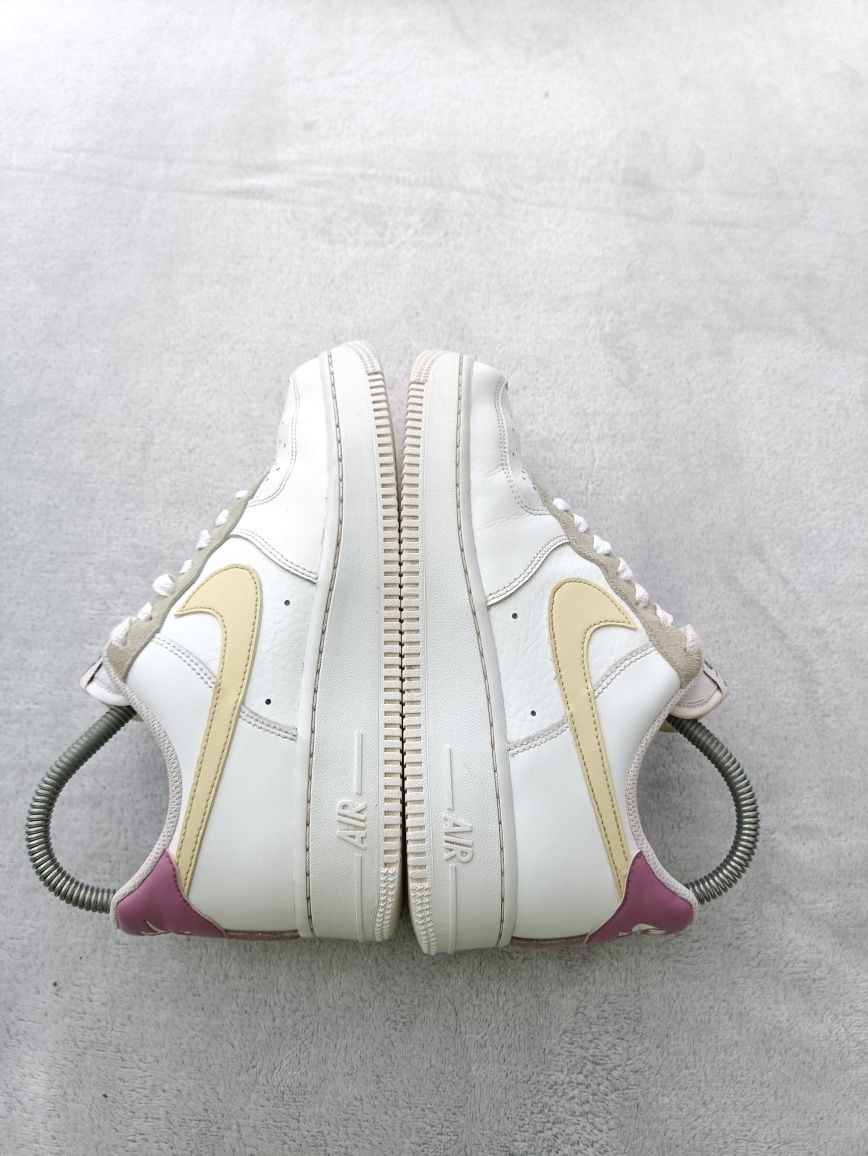 Женские кроссовки 2021 Nike Air Force р37.5-38