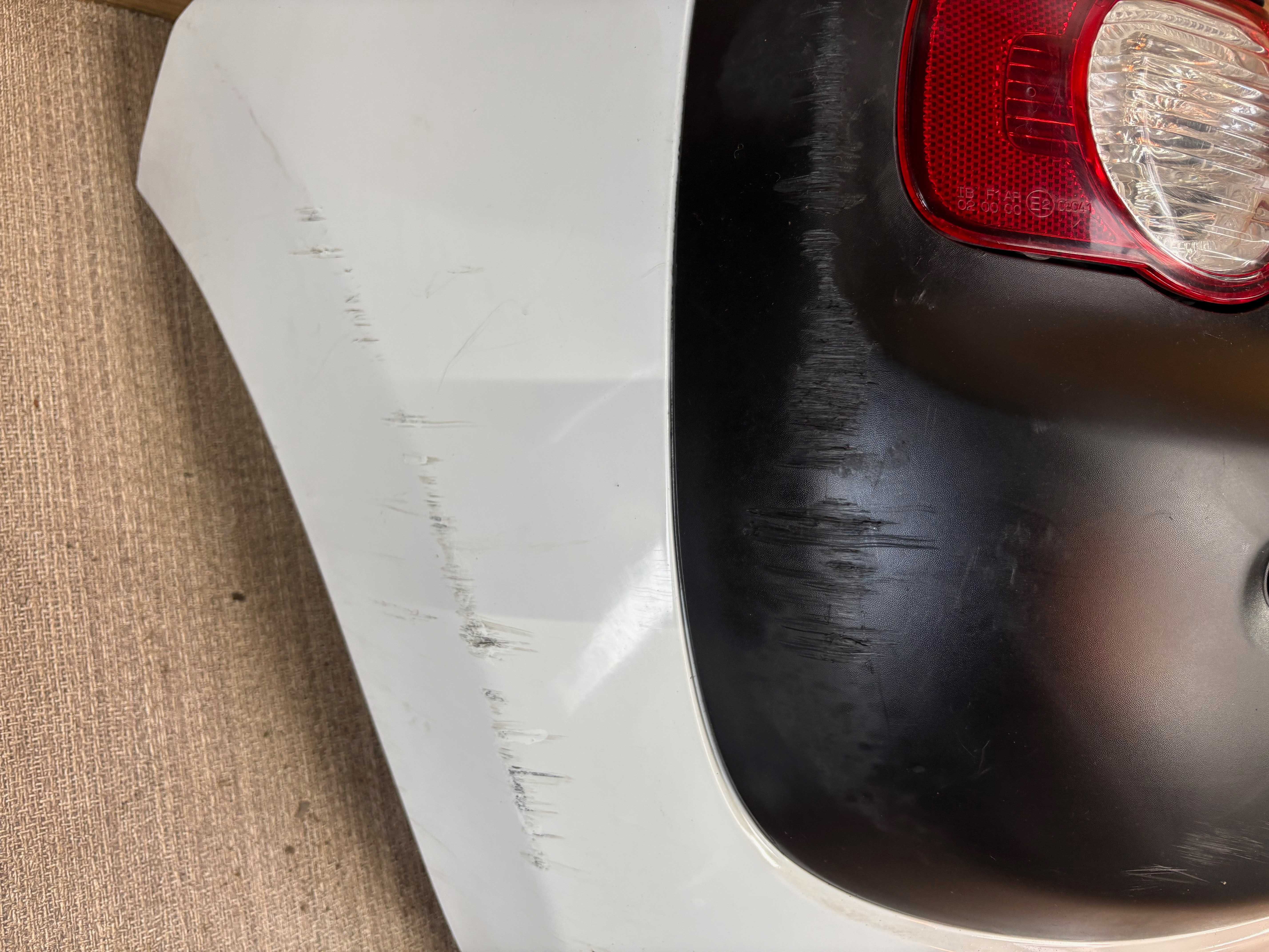 Zderzak tylny citroen c3 picasso kolor ewpb 4xpdc