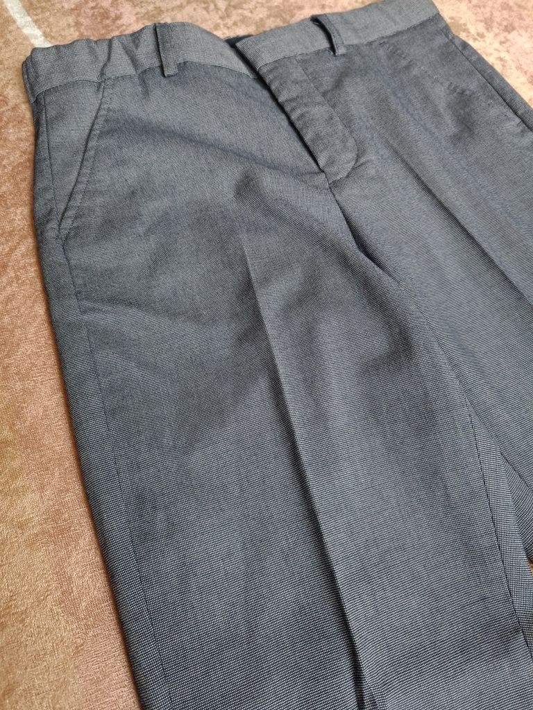 Spodnie garniturowe rozm.152
