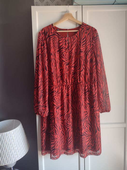 Wyprzedaż sukienka 48 50 siateczka wesele komunia elegancka zebra