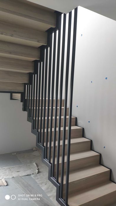 schody na konstrukcji , metalowe ,dywanowe , ażurowe  loft  wewnętrzne