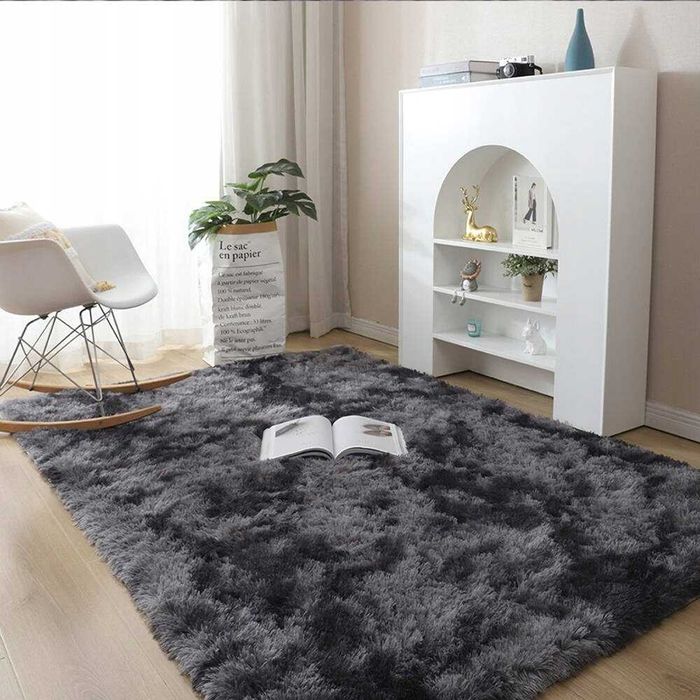 Nowy dywan VILLAGO Ombre Shaggy 200x300 cm b. miękki ciemny szary