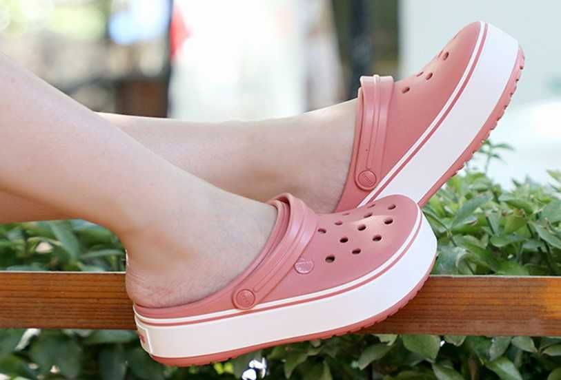 Стильные Кроксы женские на платформе Crocs Crocband Platform крокс