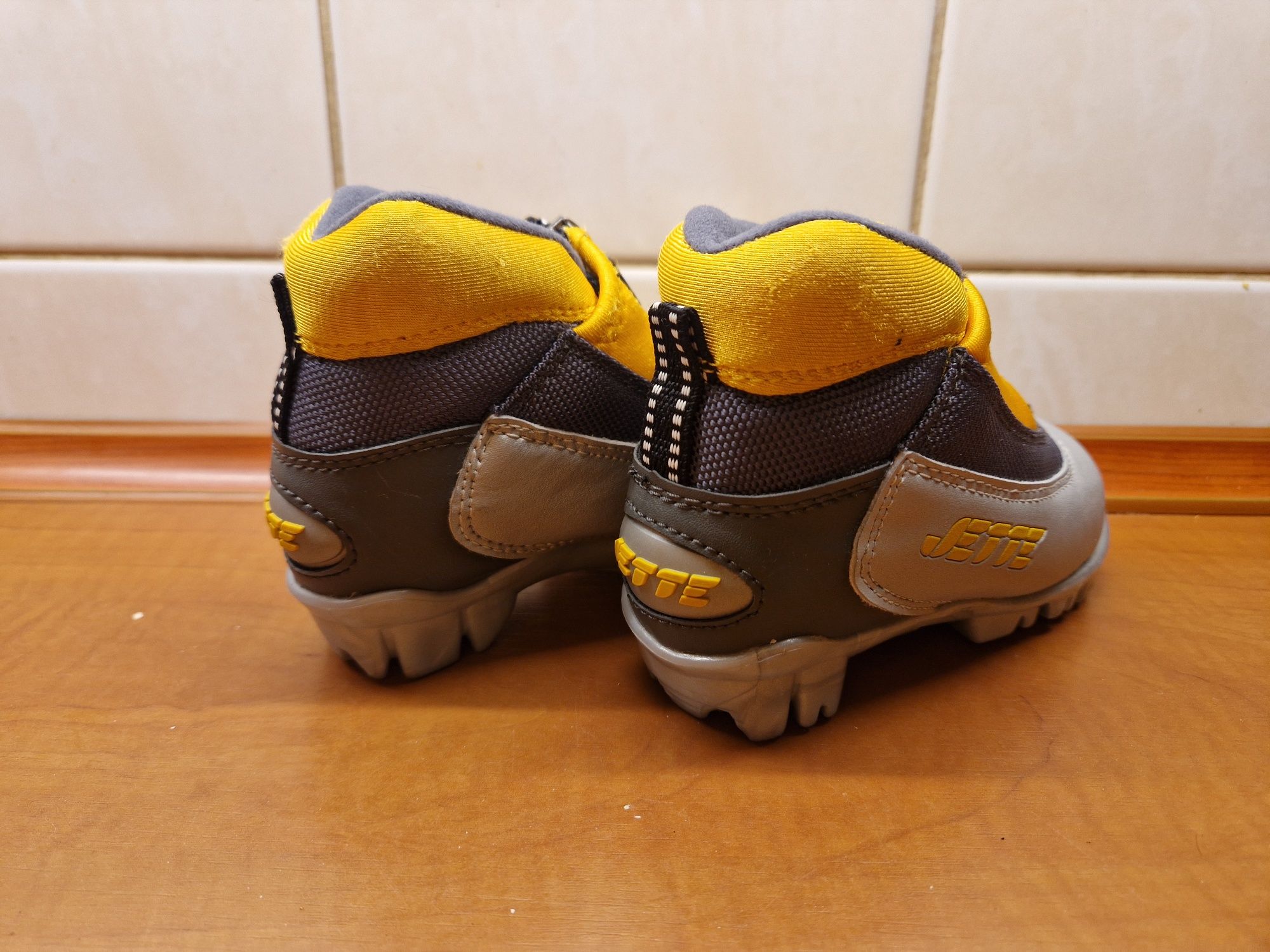 Buty do nart biegowych Jette roz.25 NNN