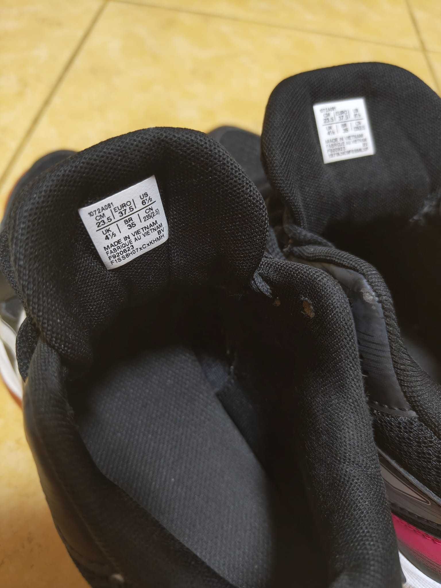 Sapatilhas asics igual a novas