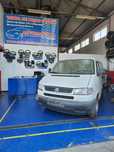 Volkswagen Transporter T4 1.9 TD do ano 2000 ás peças.