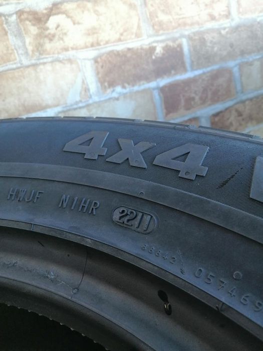 Шини 255/55/18 Continental 4x4 Winter Contact