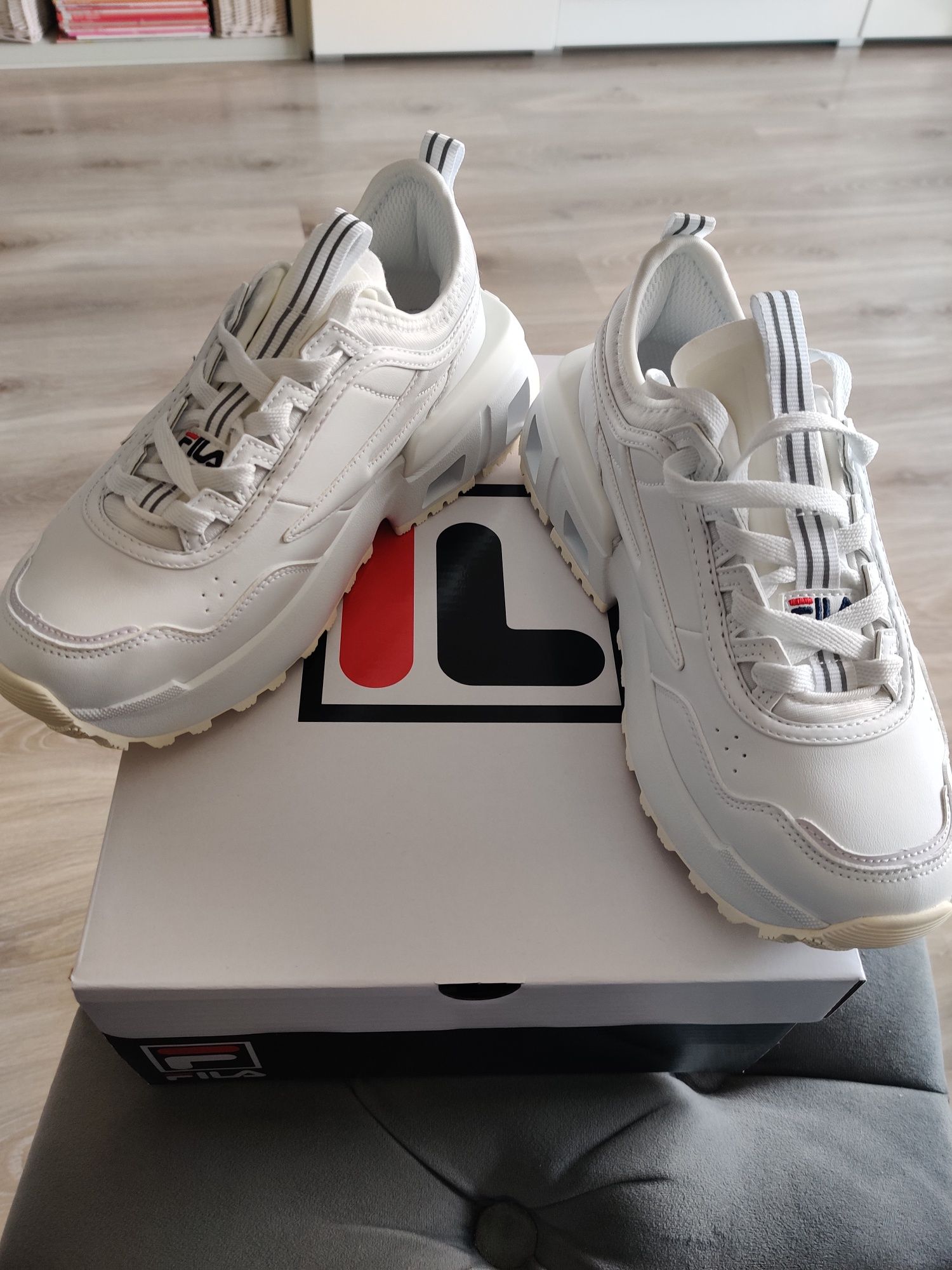 Buty damskie FILA upgr8 wmn white 38 jak 36.5-37