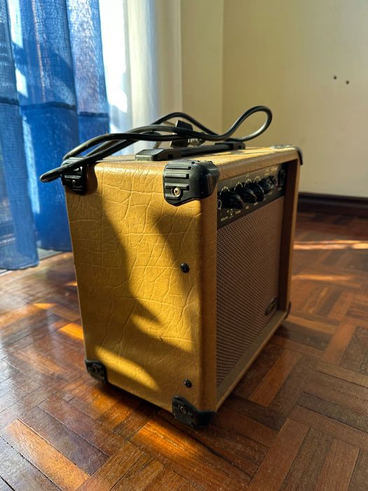 Amplificador Acústico Stagg 10 AA - Como novo