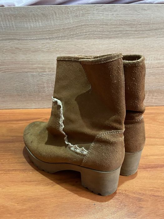 Botas Camurça com renda