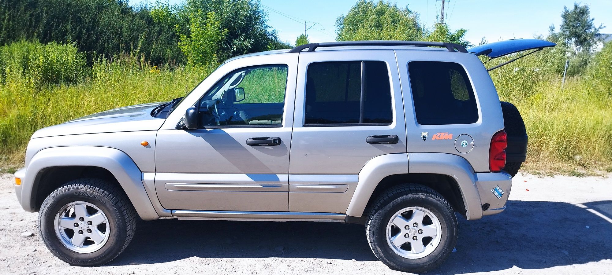 JEEP Liberty 3.7 LPG 2004r.