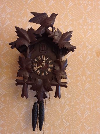 Duży stary zegar z kukułką mechanizm lira ruchoma kukułka.