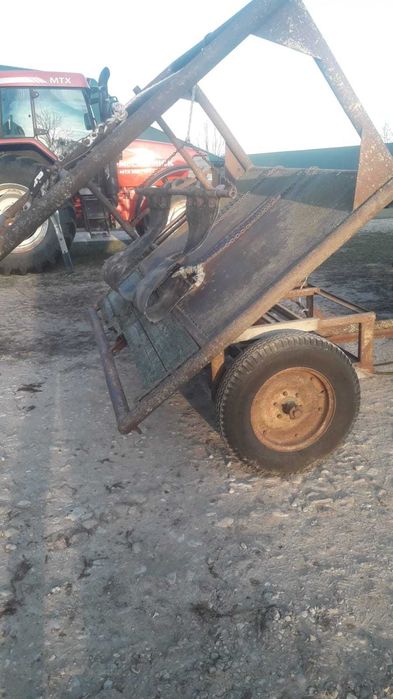 Hydrauliczny poskrom do korekcji racic u bydła