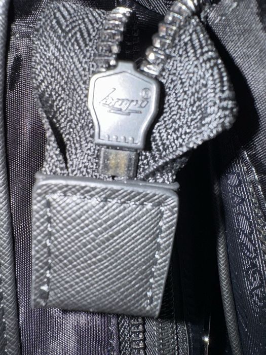 сумочка Prada нейлон  супер крута