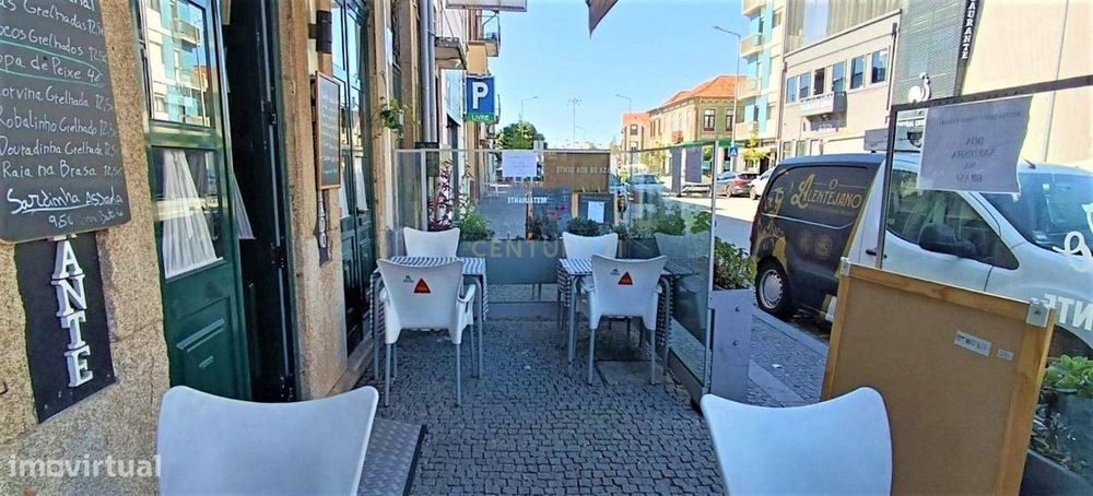 Trespasse de um conceituado restaurante "O Malcriado", com apartamento