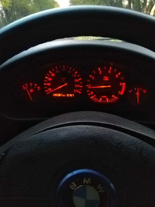 Продам бмв е36,авто економне,та просте.