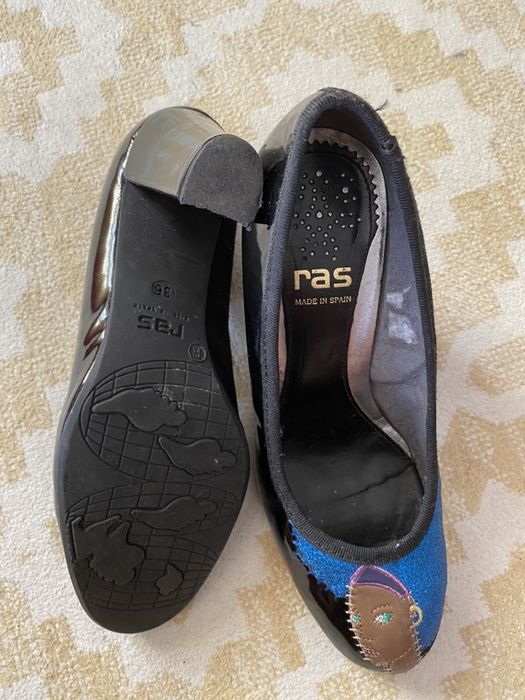 Sapatos RAS 36