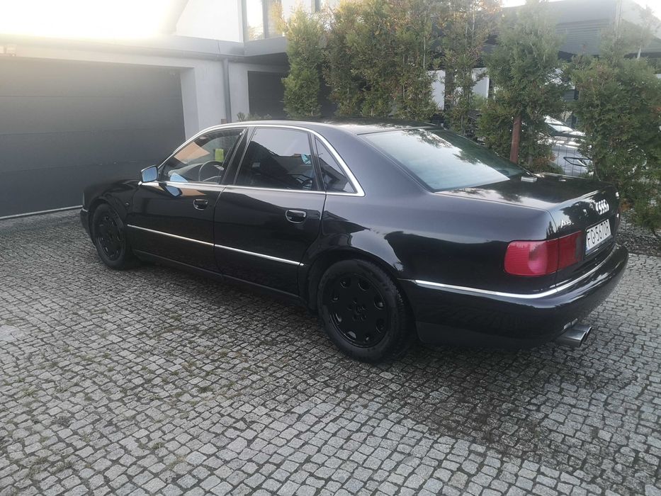 Audi A8 QUATTRO V8 !!