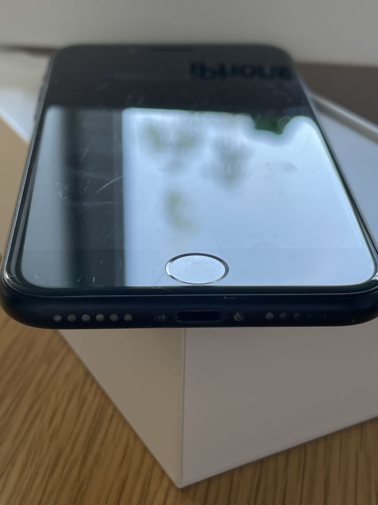 iPhone SE 64 GB czarny (MX9R2PM/A)
