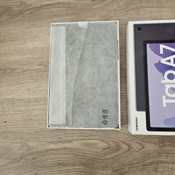 Samsung Tab A7 com capa