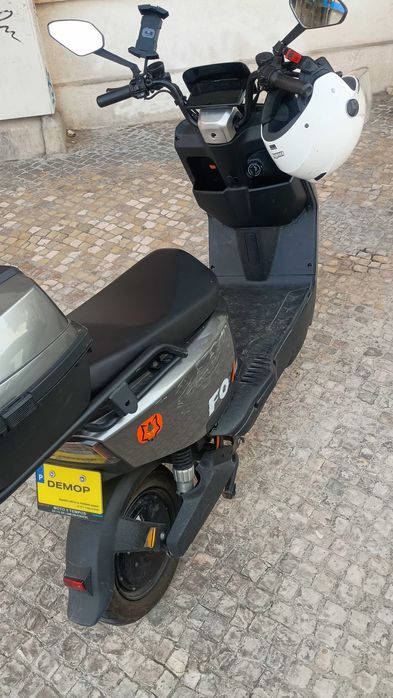 Moto elétrica em bom estado