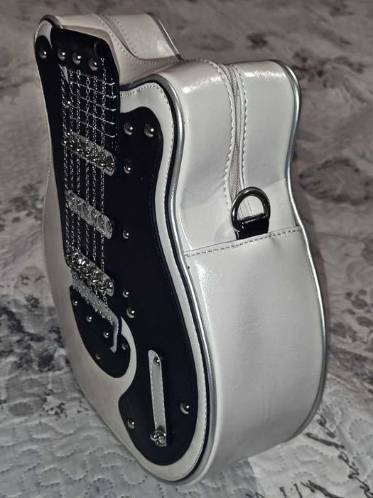 Сумка у вигляді гітари