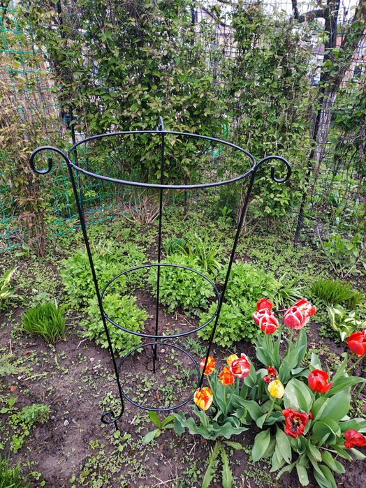 Кована металева опора висотою 1м для троянд та гортензії