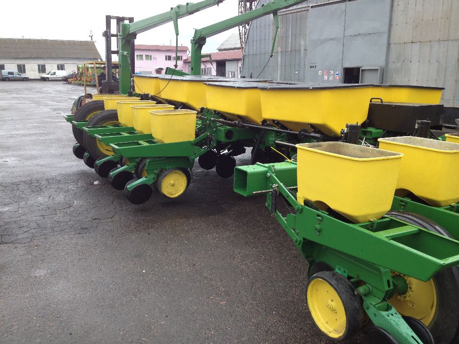 Сеялка пропашная John Deere 7000/7200 8/16рядн. из США в наличии