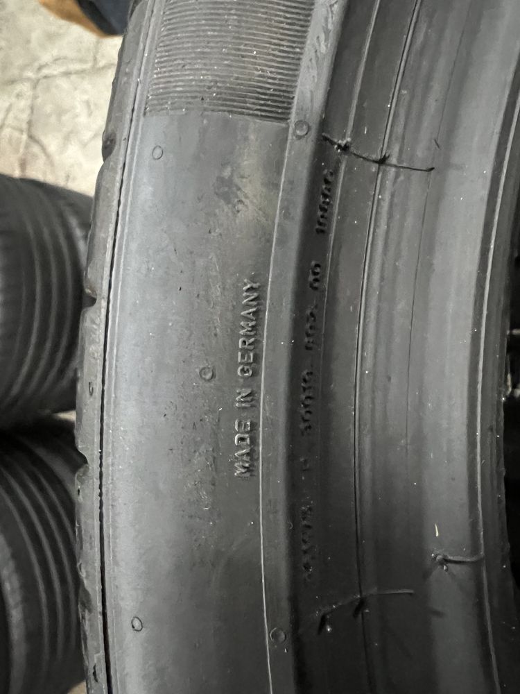 225/40/19 R19 Pirelli PZero PZ4 4шт новые