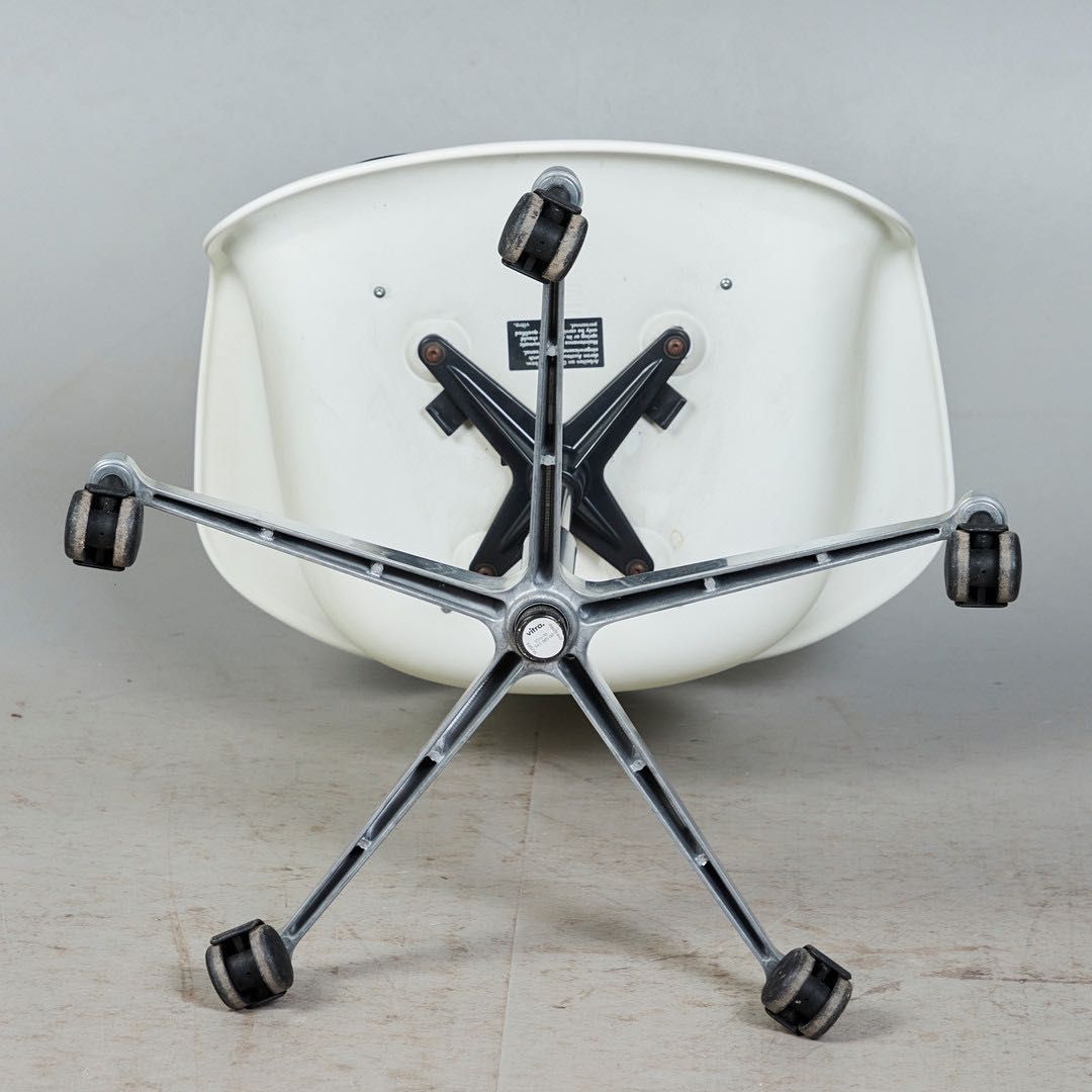 Krzesło biurowe obrotowe - kultowe Vitra by Charles & Ray Eames  PACC