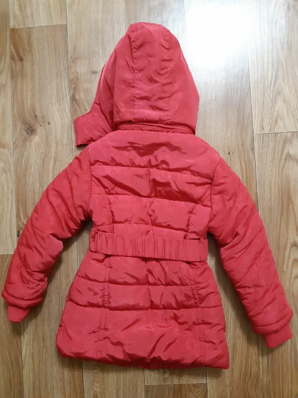 Зимняя курточка для девочки 4-5 лет (размер 116)