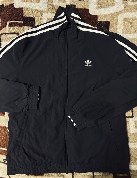 Оригінальна ветровка adidas