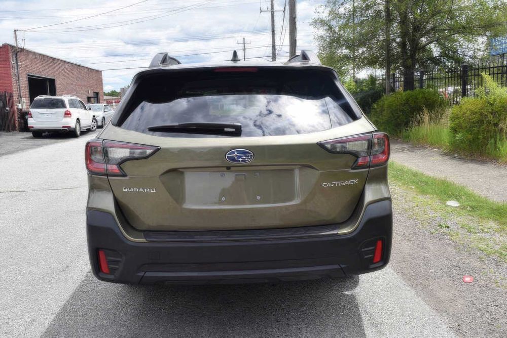 Subaru Outback Premium      2021