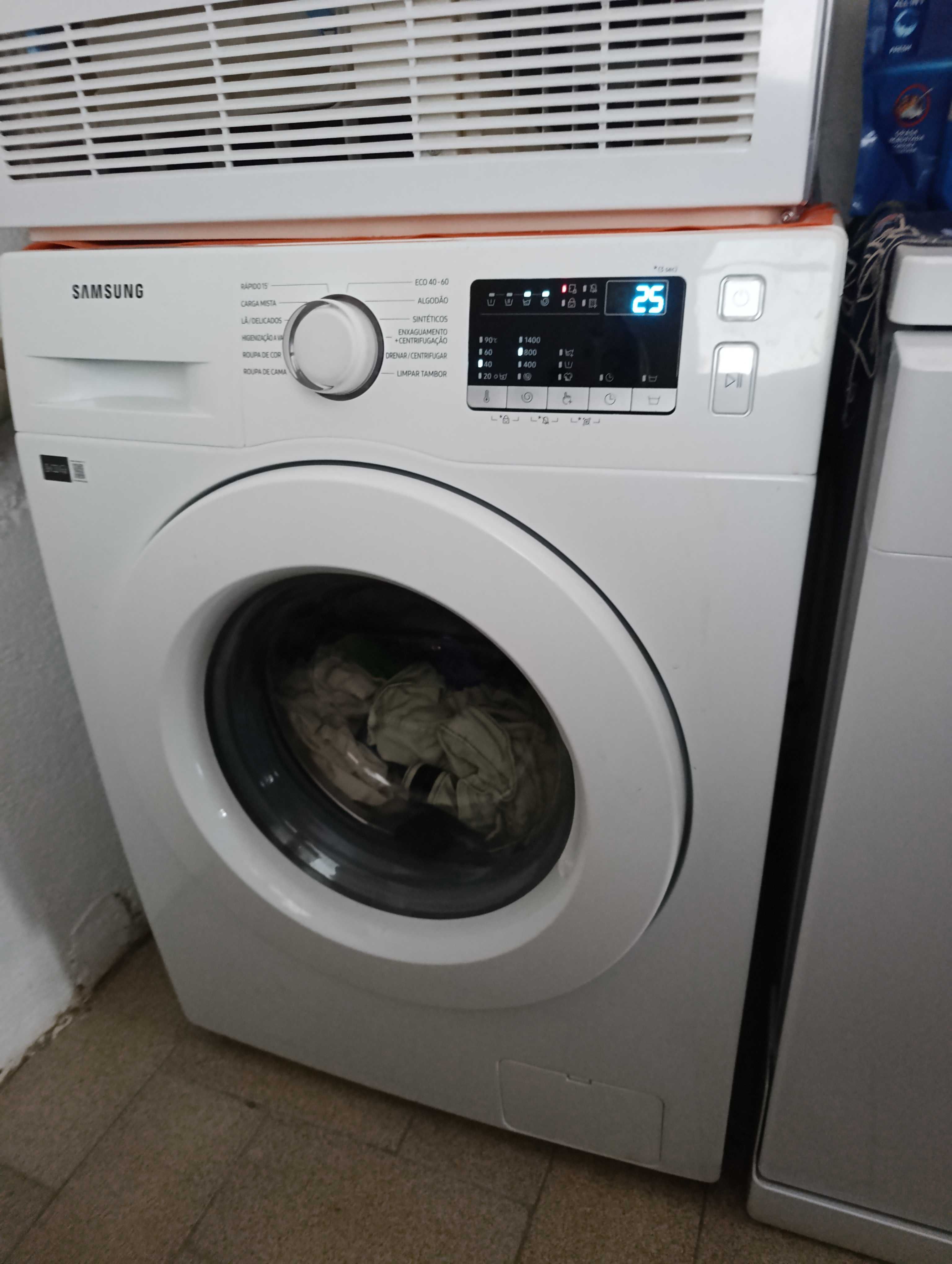 Vendo máquina de lavar como nova