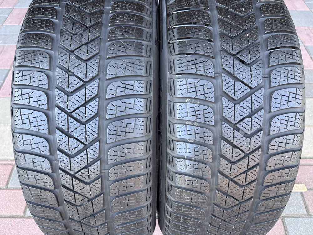 Dwie Pirelli Sottozero 3 225/55 R17 XL 2022 rok 6,5mm Zimowe