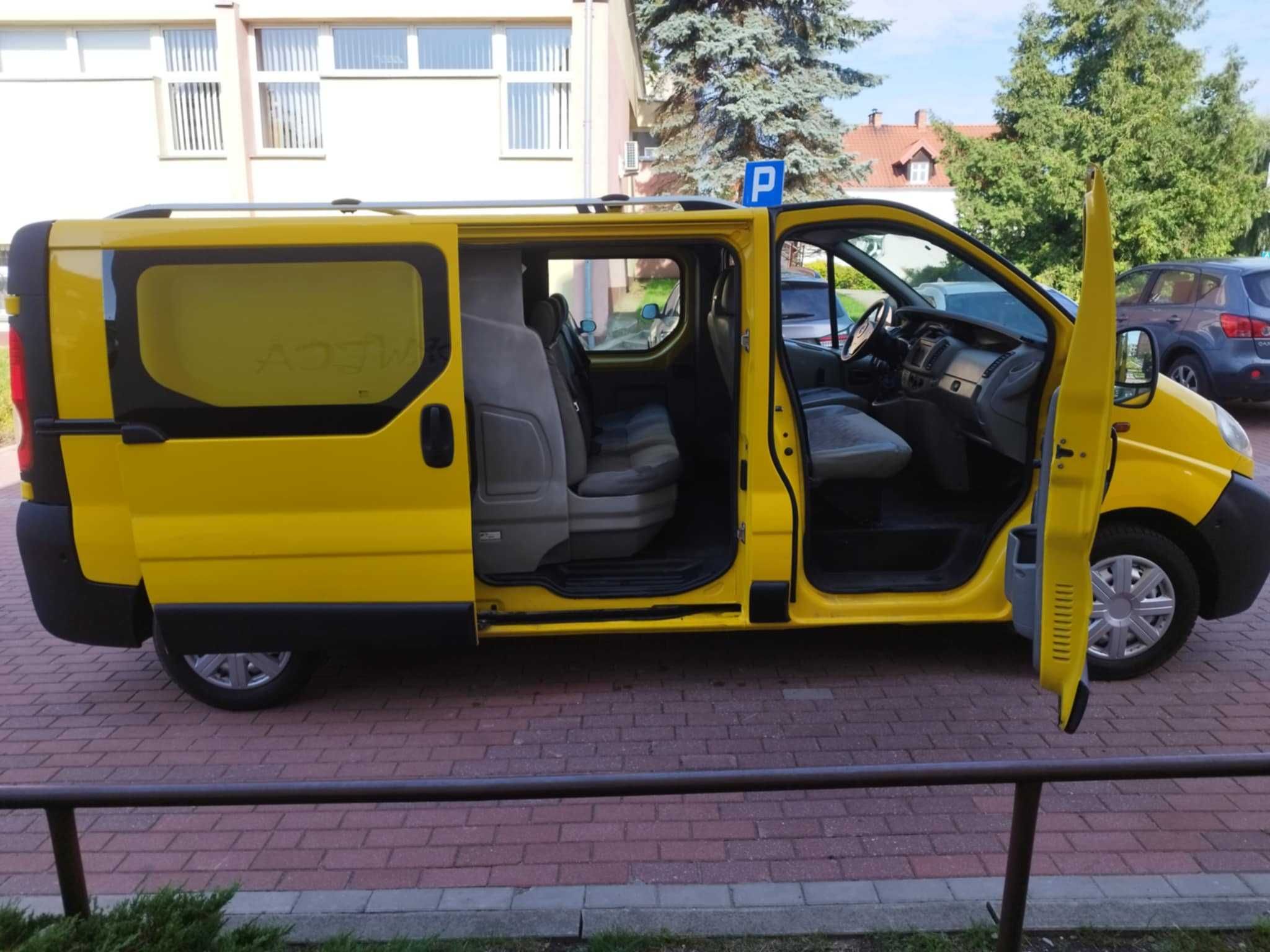 Opel Vivaro 1.9  6 osobowy zadbany
