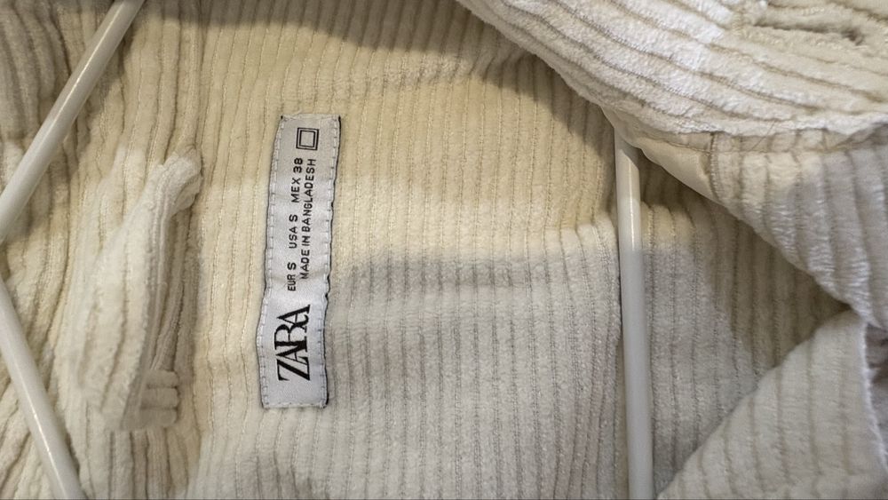 Casaco Zara em otimo estado. Pouco uso