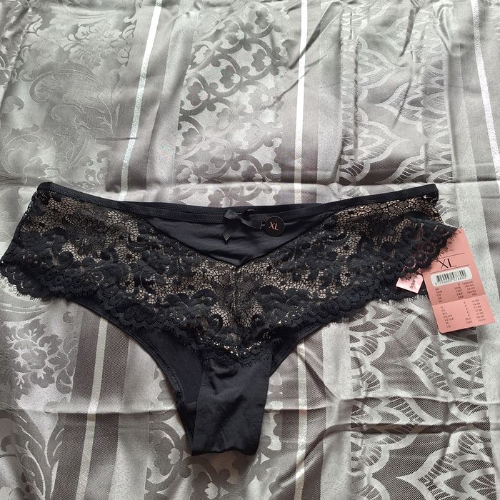 Hunkemöller seksowne majtki koronkowe nowe z metką