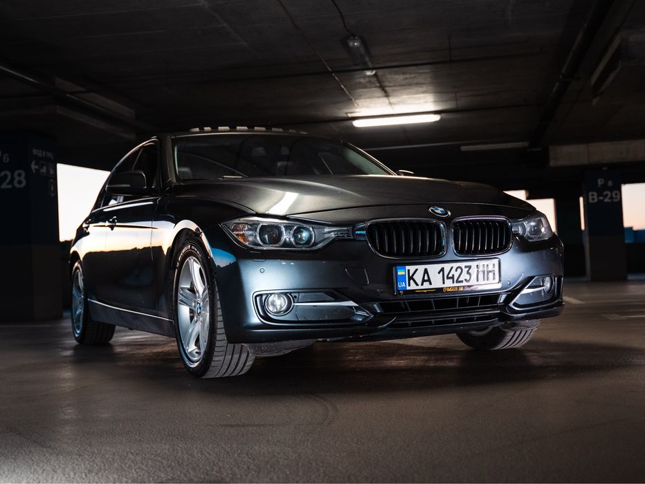 BMW 320i F30 2014