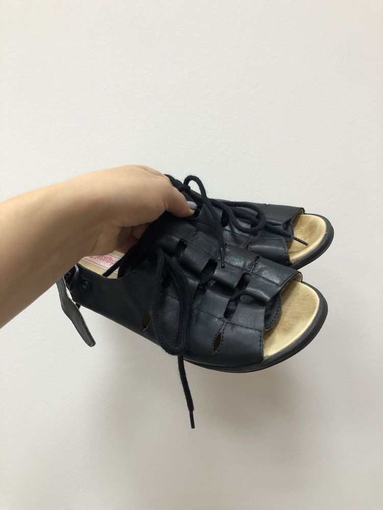 Sandały czarne skórzane ortopedyczne idealne dla starszej osoby