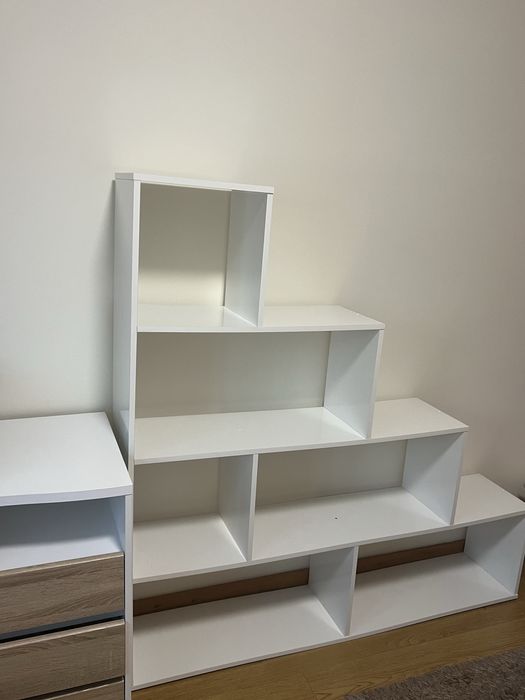 Movel com prateleiras branco brilhante