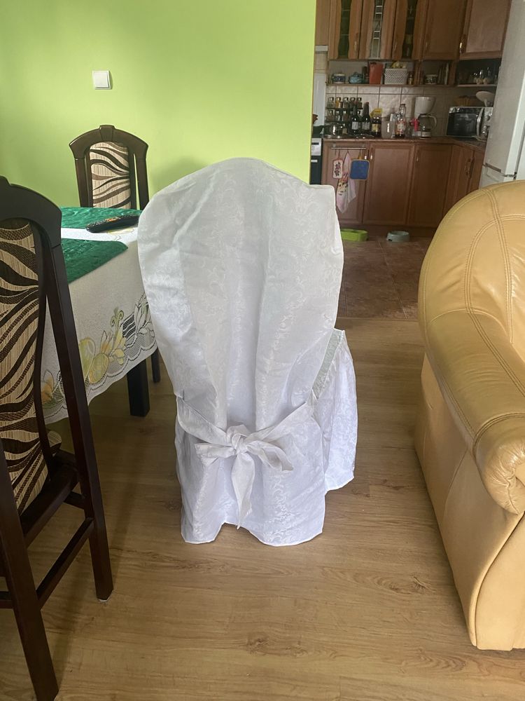 Pokrowce na krzesla biale