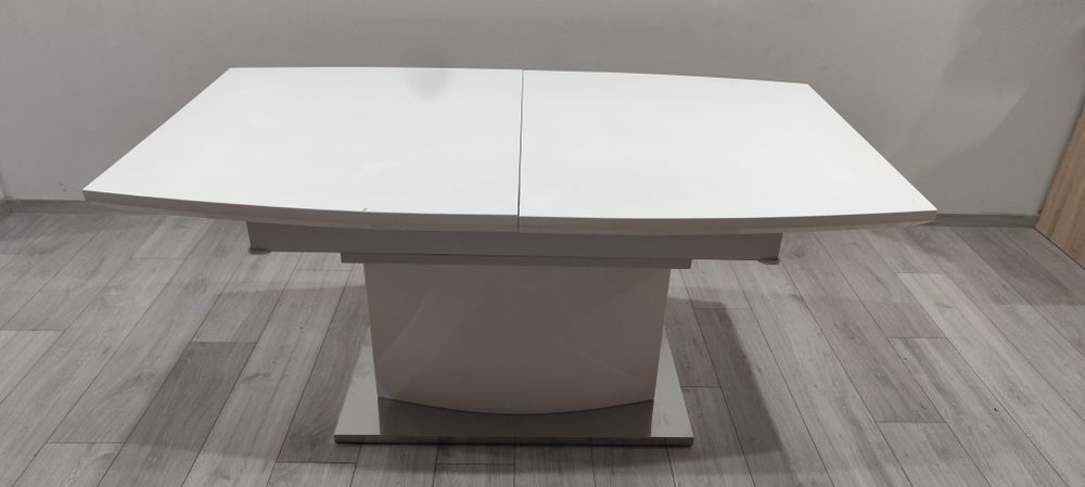 Stół do salonu bialy polysk