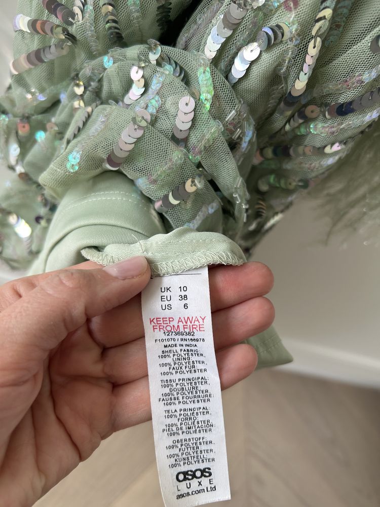 Sukienka wieczorowa zdobiona kamieniami ASOS