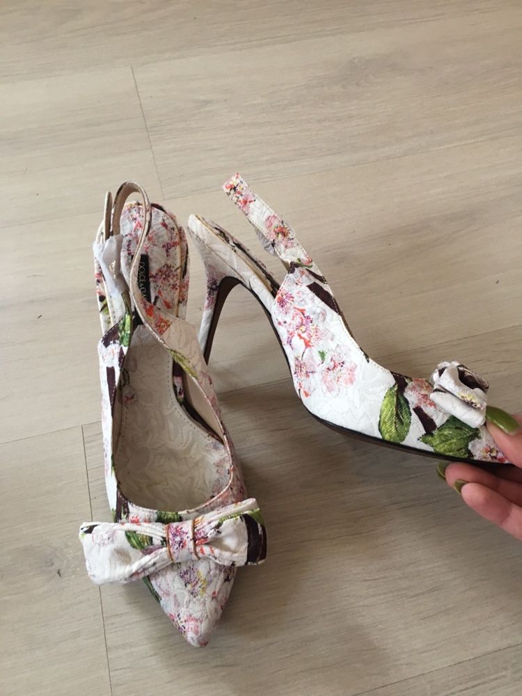 Туфлі, босоніжки Dolce and Gabbana, нові