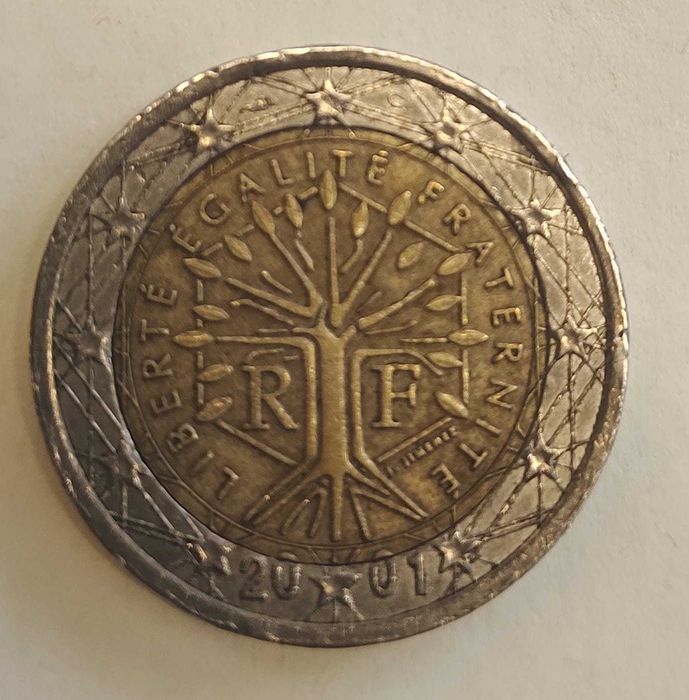 Moeda 2 euros 2001 com erro de cunhagem