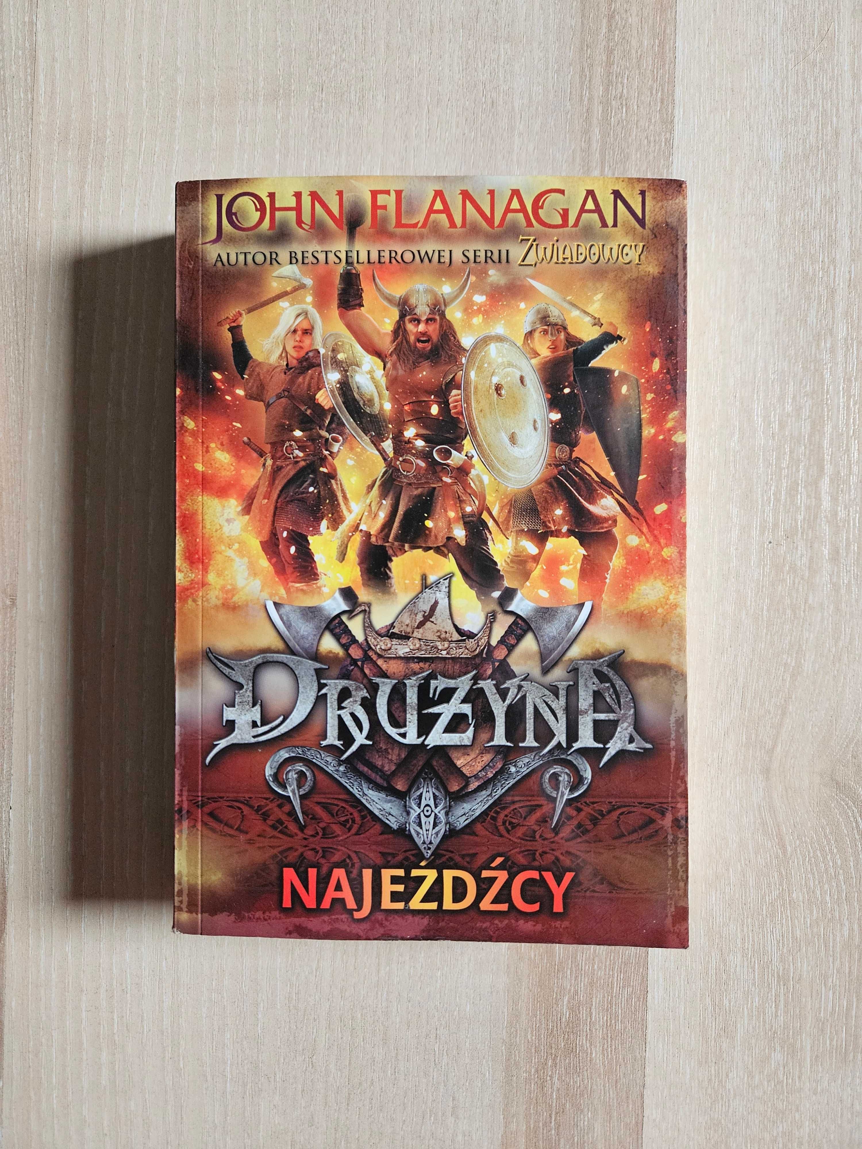 Drużyna, Najeźdźcy, John Flanagan