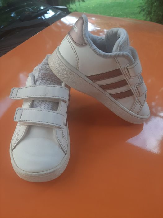 Кросівки шкіряні Adidas 23 розмір унісекс