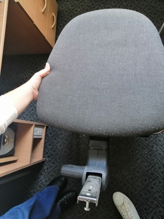 Колёсики и спинка для офисного кресла